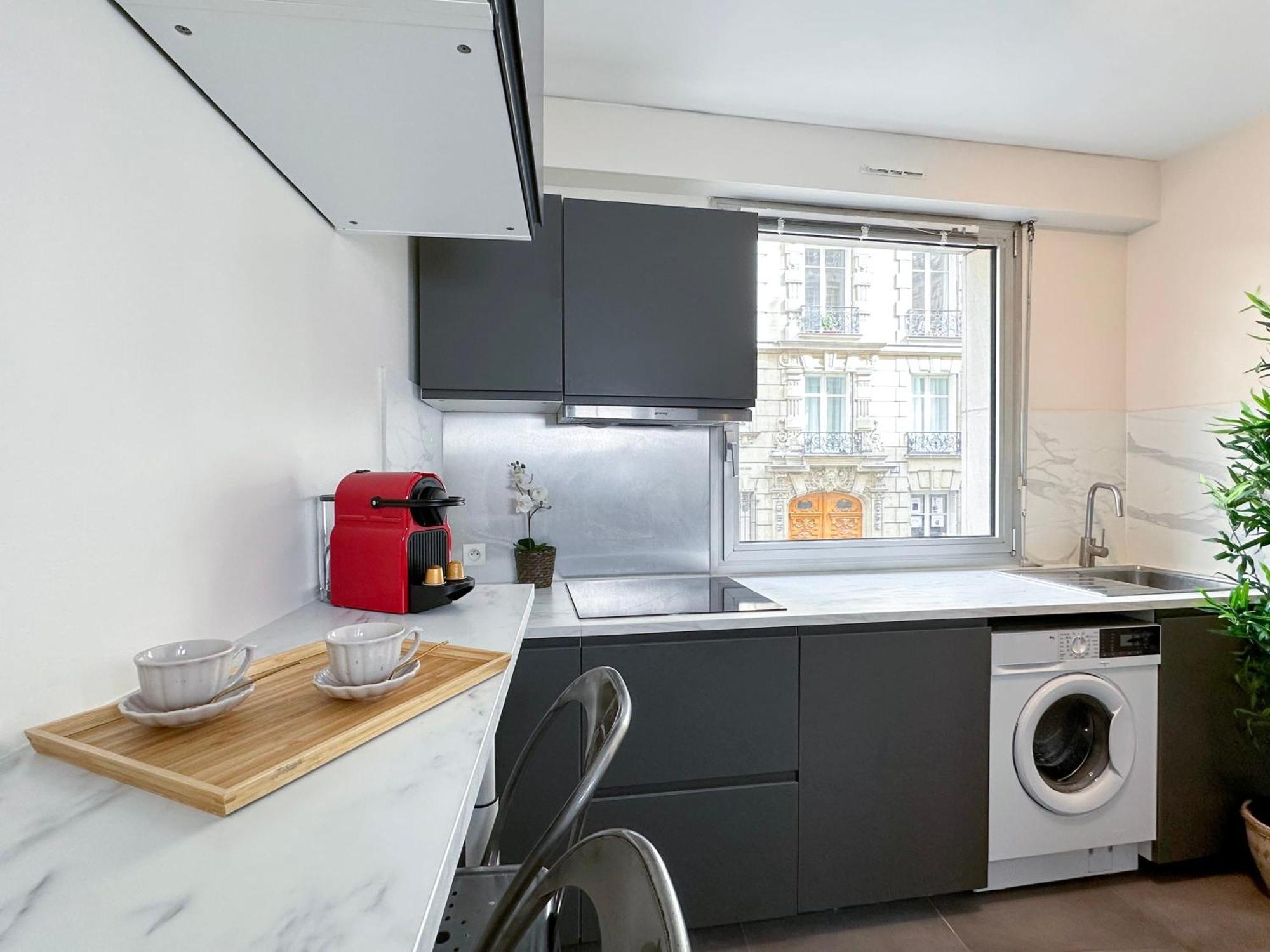 Chic Flat With A Garden Near Trocadero Apartment